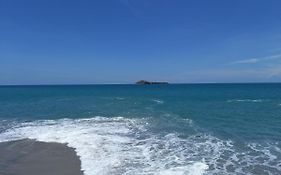 Togo B&B Farallon